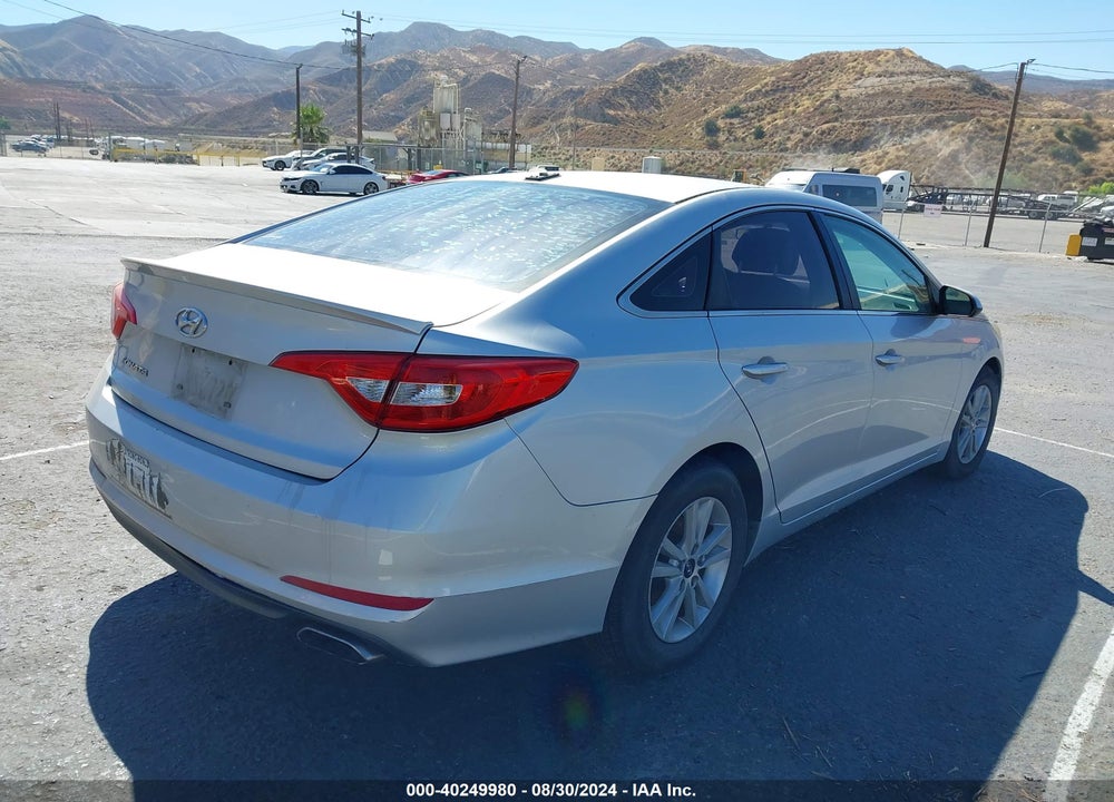 2015 HYUNDAI SONATA SE VIN: 5NPE24AF3FH042300