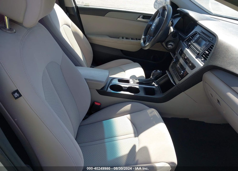 2015 HYUNDAI SONATA SE VIN: 5NPE24AF3FH042300