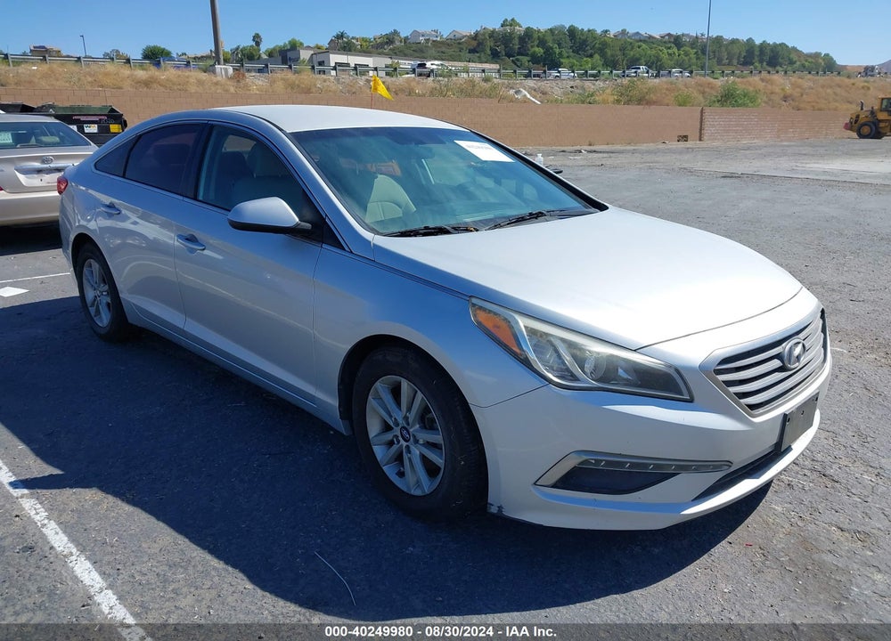 2015 HYUNDAI SONATA SE VIN: 5NPE24AF3FH042300