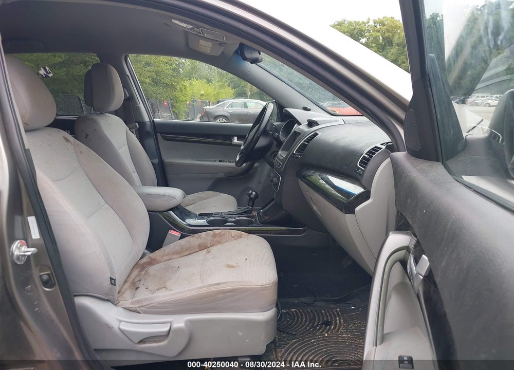 2014 KIA SORENTO VIN: 5XYKT4A64EG433574