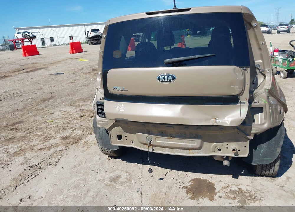 2014 KIA SOUL VIN: KNDJN2A23E7109052