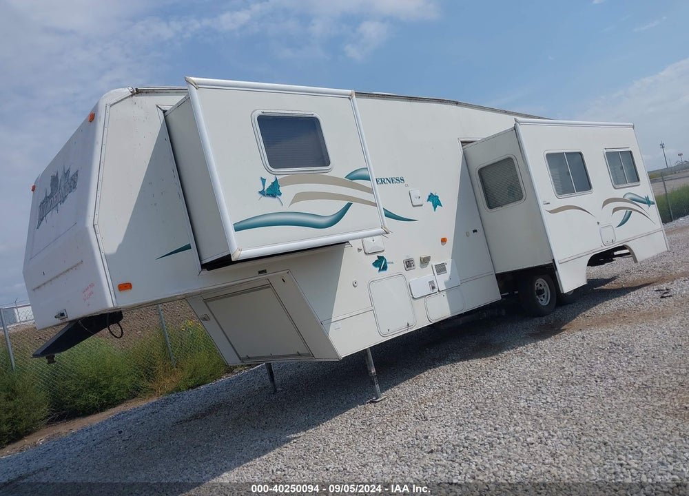 2000 FLEE WILDERNESS GL 32 5F VIN: 1ED5F3228Y4274464