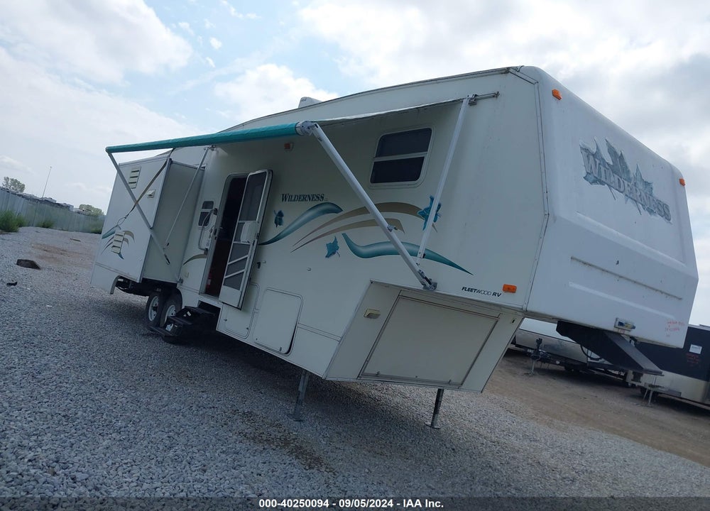 2000 FLEE WILDERNESS GL 32 5F VIN: 1ED5F3228Y4274464