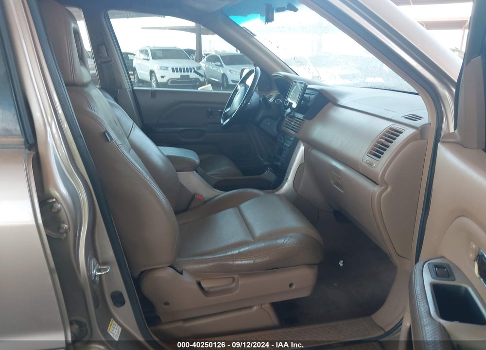 2004 HONDA PILOT EX-L VIN: 2HKYF18504H565882