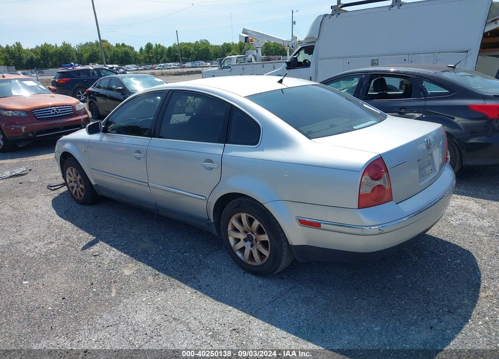 2002 VOLKSWAGEN PASSAT GLS VIN: WVWPD63B72P124179