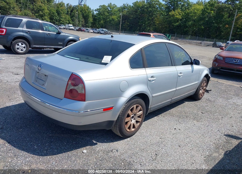 2002 VOLKSWAGEN PASSAT GLS VIN: WVWPD63B72P124179