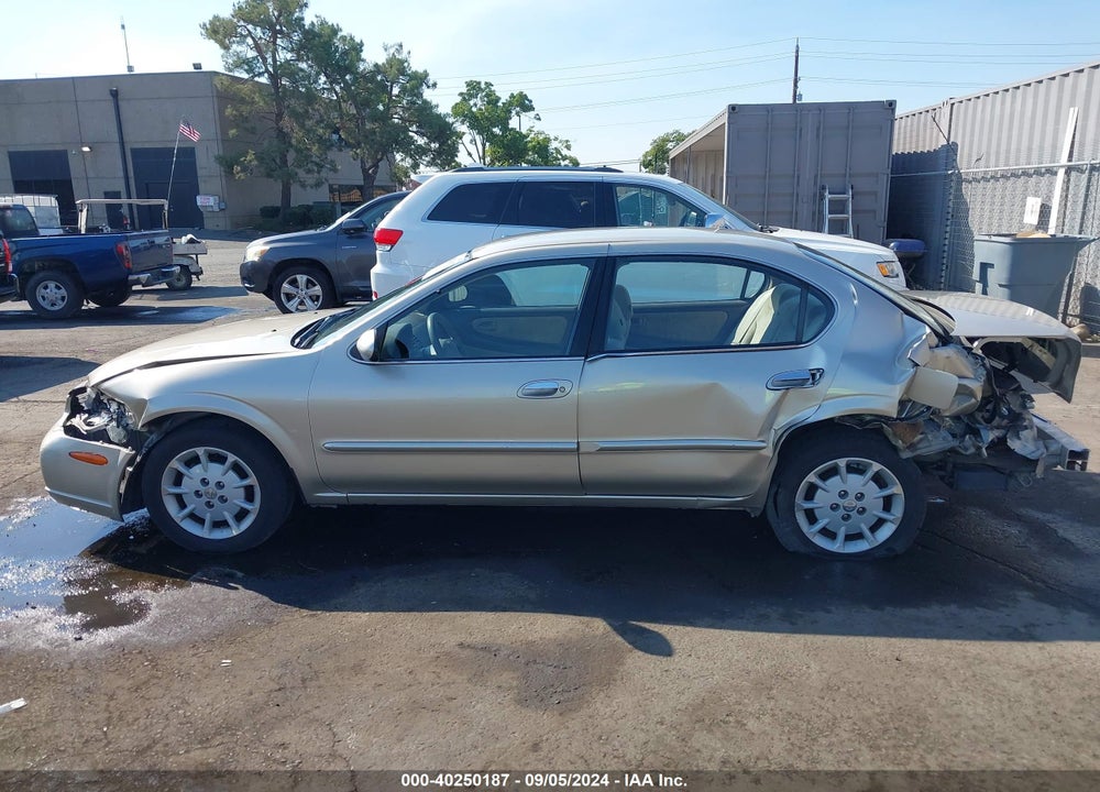 2001 NISSAN MAXIMA GXE VIN: JN1CA31DX1T615364