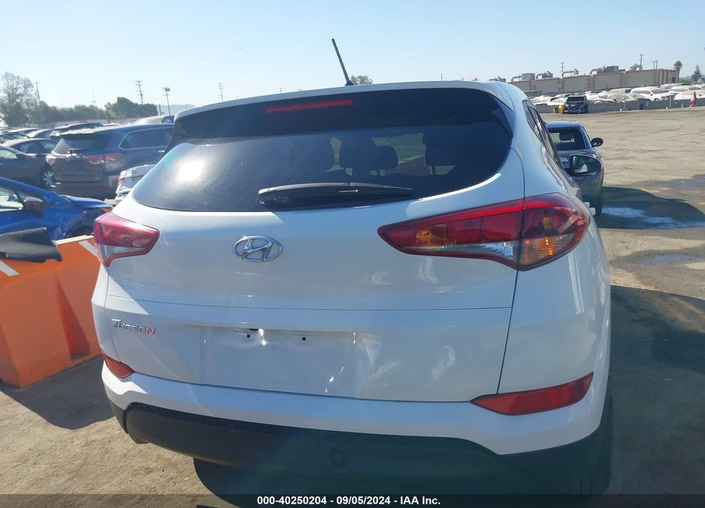 2018 HYUNDAI TUCSON SE VIN: KM8J23A46JU768041