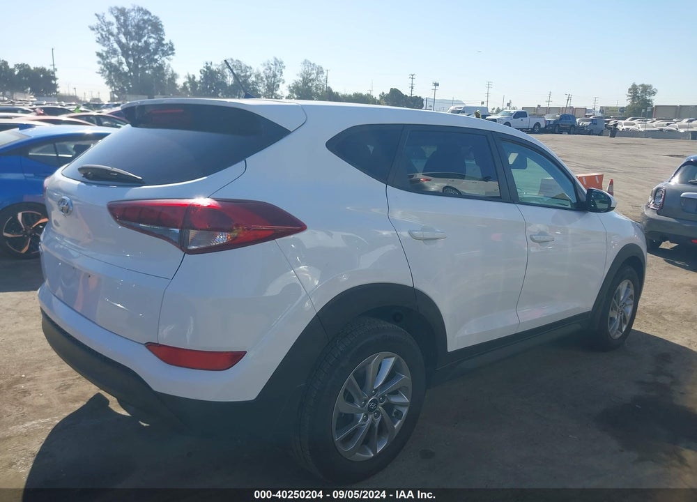 2018 HYUNDAI TUCSON SE VIN: KM8J23A46JU768041