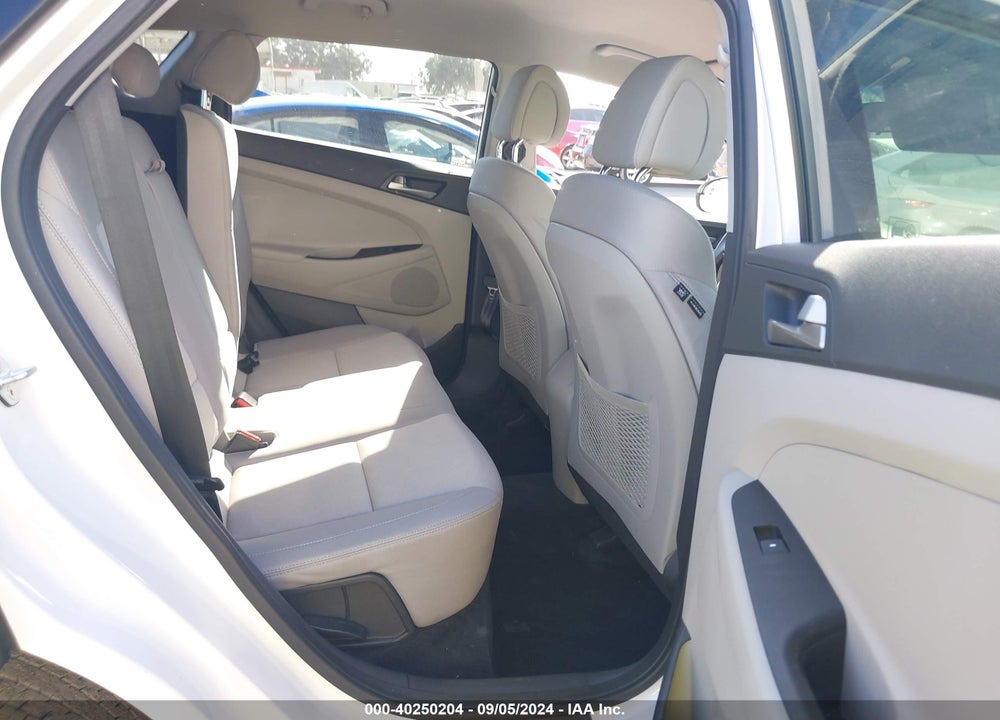 2018 HYUNDAI TUCSON SE VIN: KM8J23A46JU768041