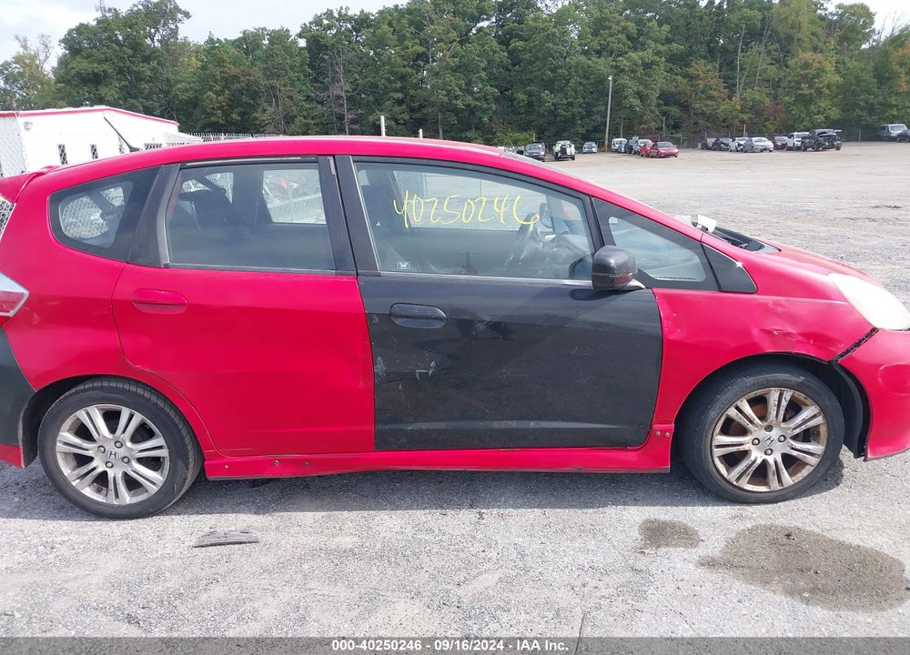 2011 HONDA FIT SPORT VIN: JHMGE8H56BC003595