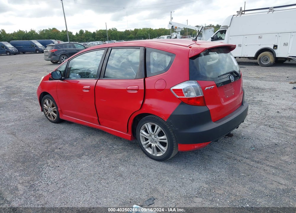 2011 HONDA FIT SPORT VIN: JHMGE8H56BC003595
