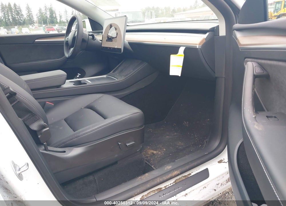 2022 TESLA MODEL Y VIN: 7SAYGAEE4NF566361