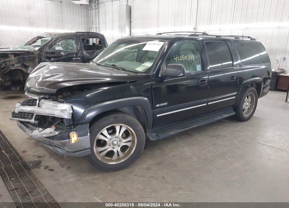 2000 CHEVROLET SUBURBAN 1500 LT VIN: 3GNFK16T1YG213601