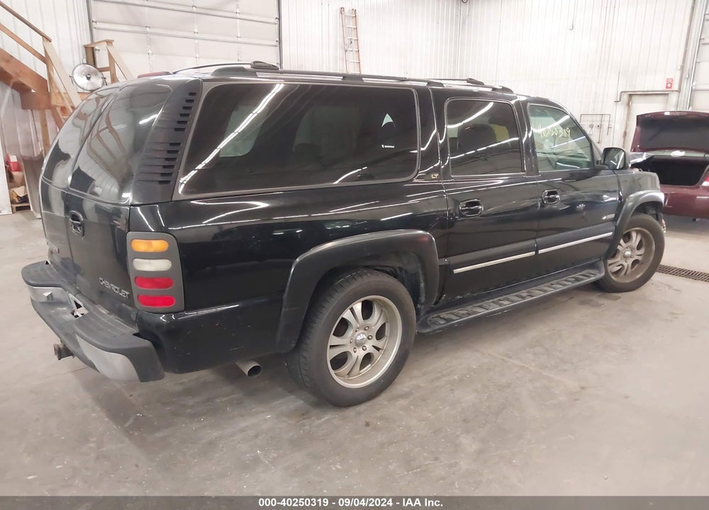 2000 CHEVROLET SUBURBAN 1500 LT VIN: 3GNFK16T1YG213601