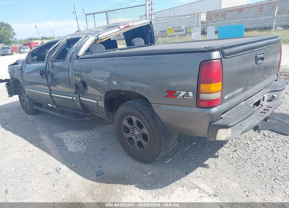 2000 CHEVROLET SILVERADO 1500 LS VIN: 1GCEK19V0YE393551