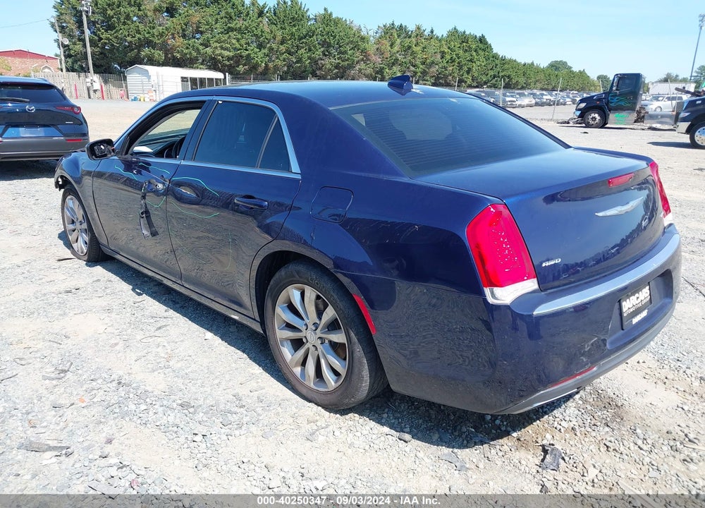 2016 CHRYSLER 300 LIMITED VIN: 2C3CCARG8GH261588