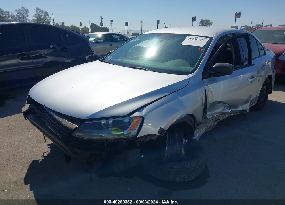 2011 VOLKSWAGEN JETTA 2.0L S VIN: 3VW2K7AJ2BM074617