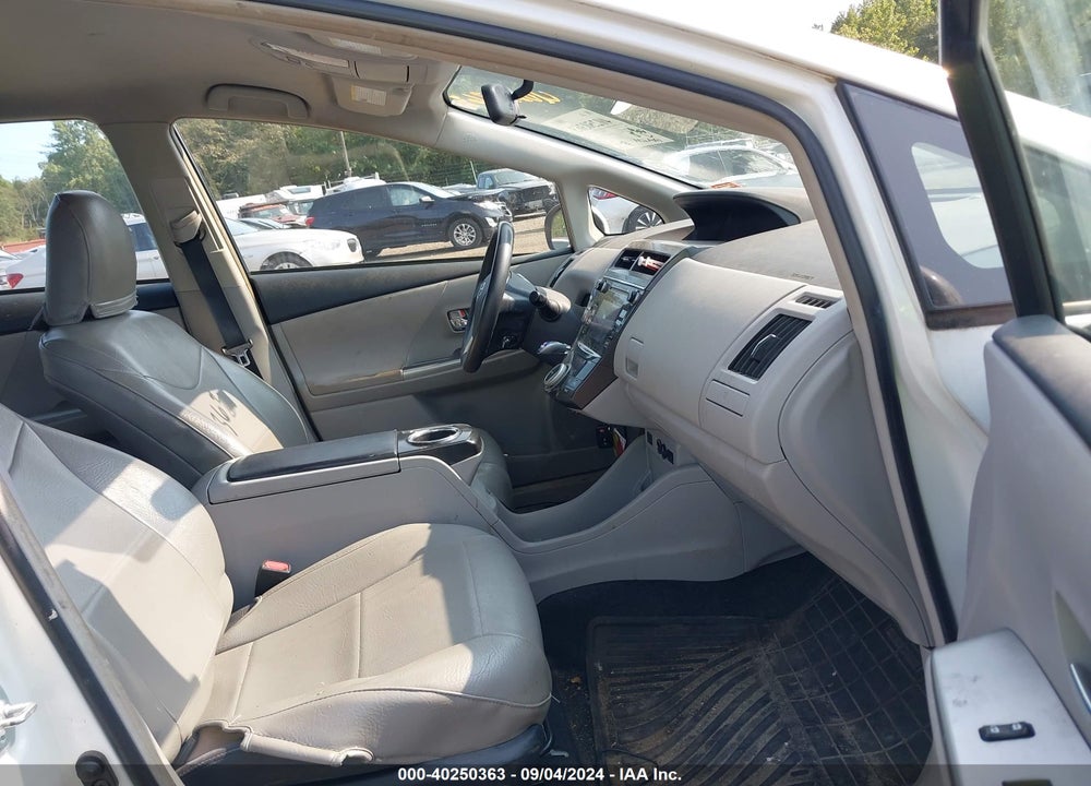 2016 TOYOTA PRIUS V TWO VIN: JTDZN3EU4GJ045775