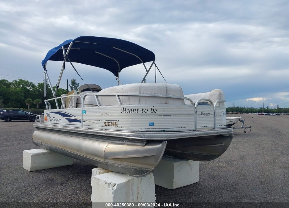 2008 SUNTRACKER PARTY BARGE SIGNATURE SERIES VIN: BUJ06792E808