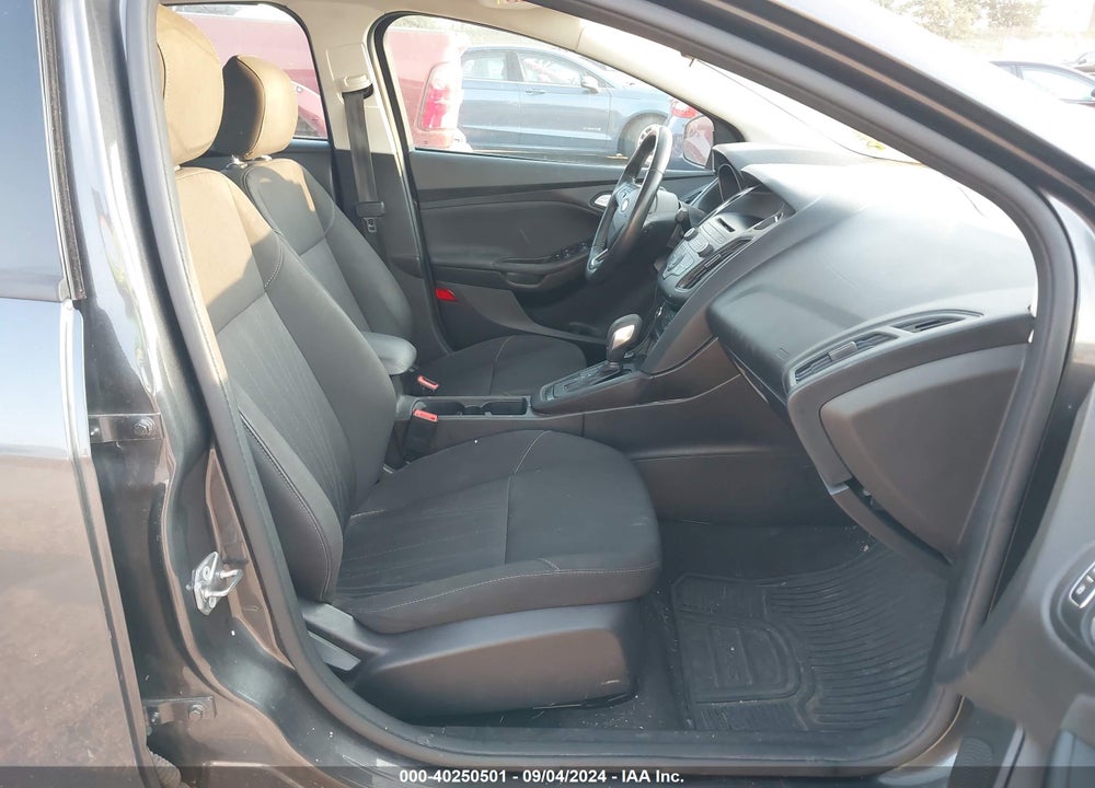 2017 FORD FOCUS SE VIN: 1FADP3F24HL276821