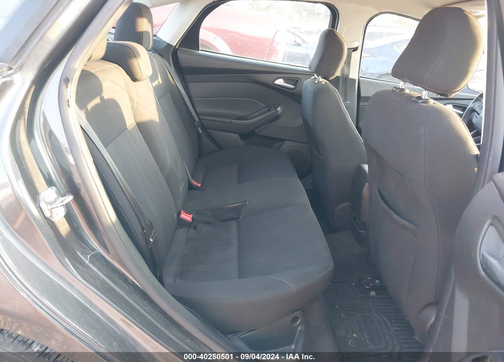 2017 FORD FOCUS SE VIN: 1FADP3F24HL276821