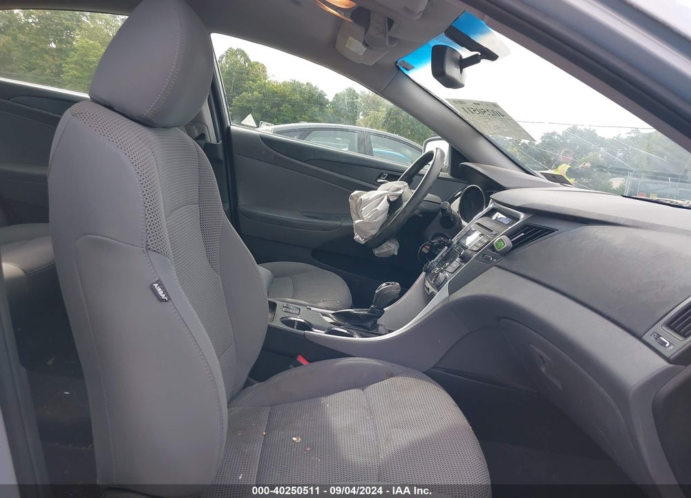 2013 HYUNDAI SONATA GLS VIN: 5NPEB4AC1DH711215