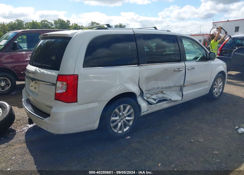 2016 CHRYSLER TOWN & COUNTRY LIMITED PLATINUM VIN: 2C4RC1GG5GR306490