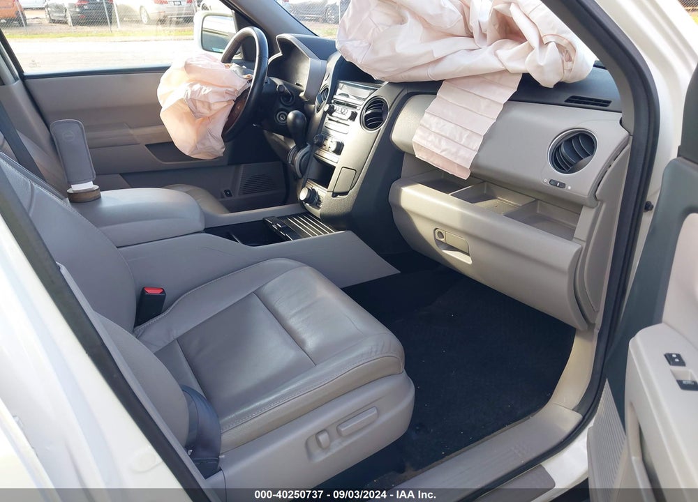 2014 HONDA PILOT TOURING VIN: 5FNYF3H96EB001717