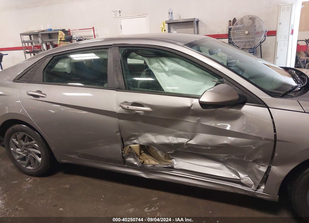 2024 HYUNDAI ELANTRA SEL VIN: KMHLM4DG4RU752463