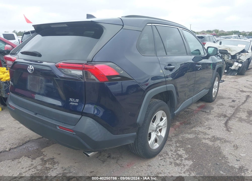 2021 TOYOTA RAV4 XLE VIN: 2T3P1RFV6MW236558