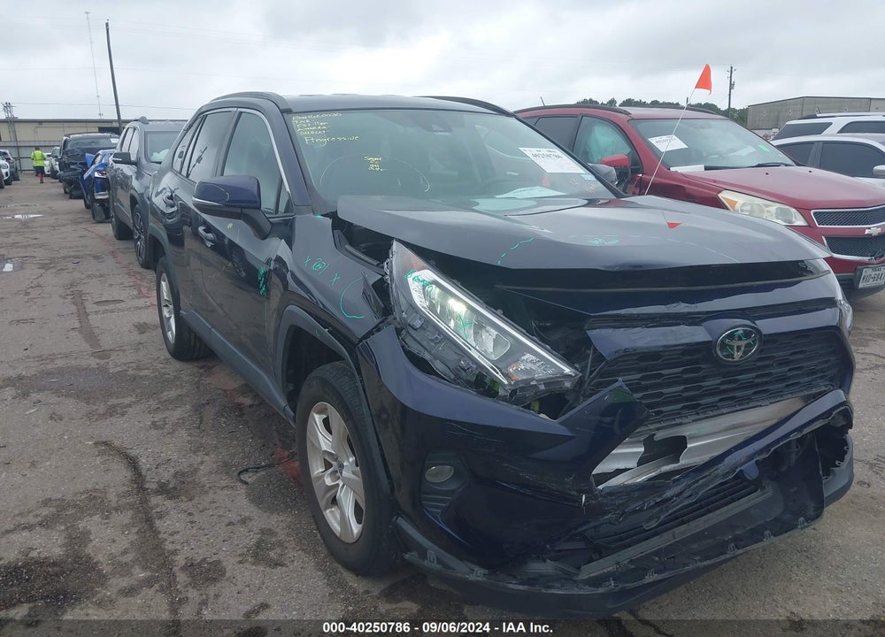 2021 TOYOTA RAV4 XLE VIN: 2T3P1RFV6MW236558