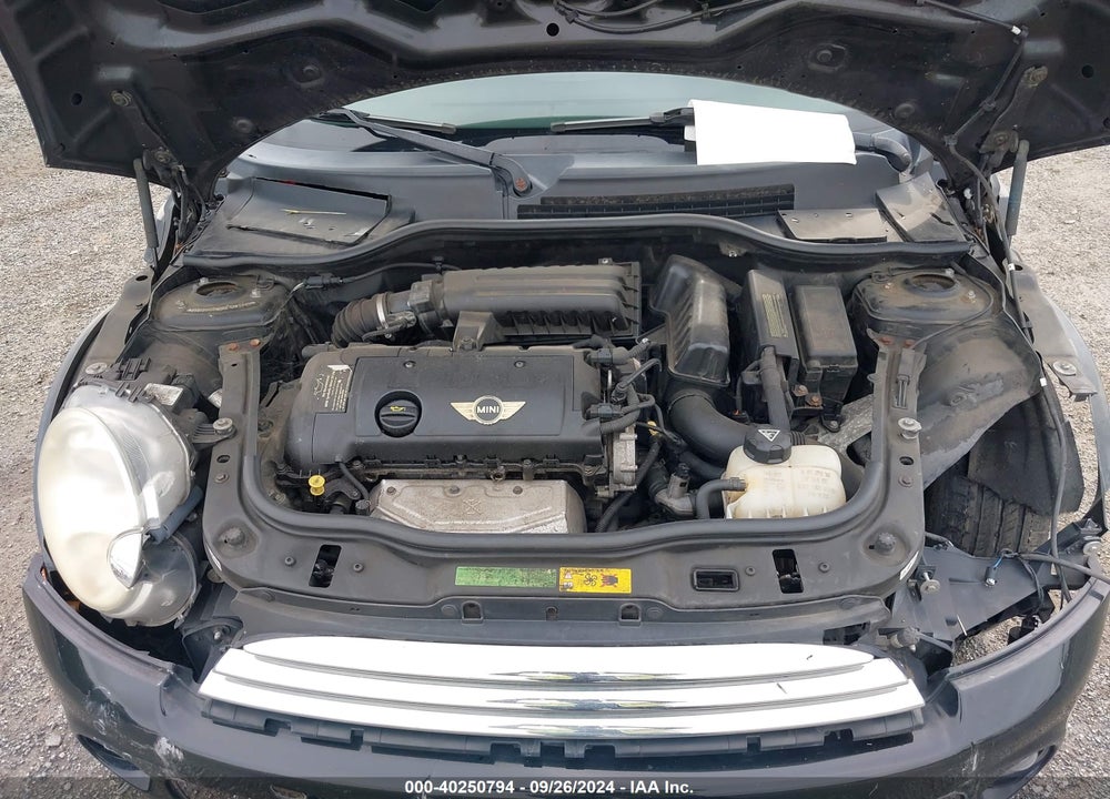 2011 MINI COOPER VIN: WMWSU3C55BT091948