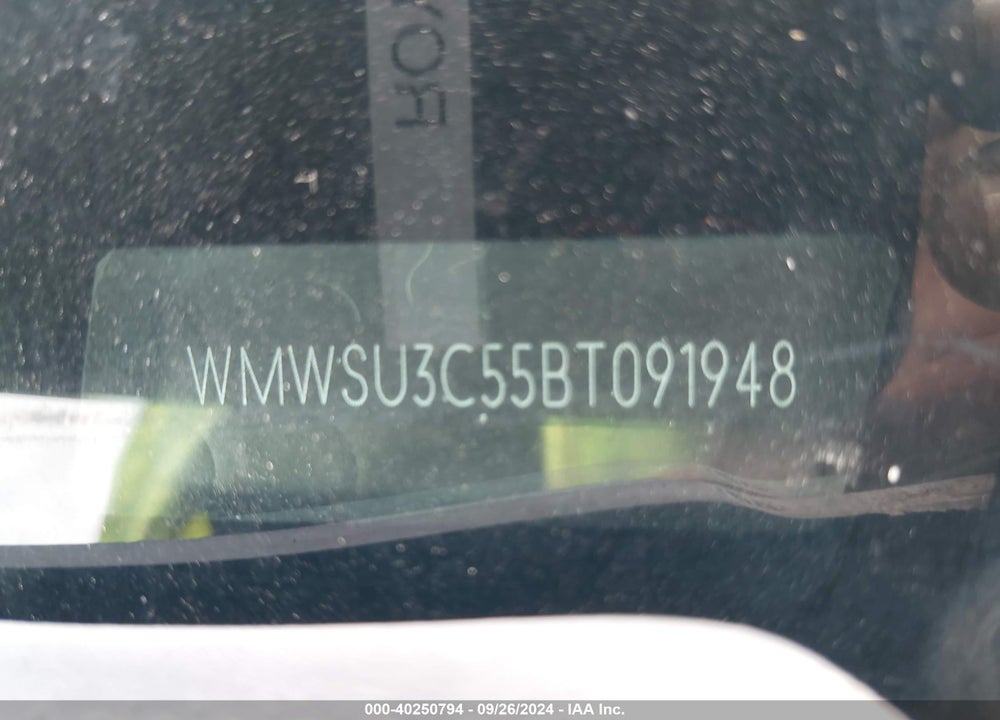 2011 MINI COOPER VIN: WMWSU3C55BT091948