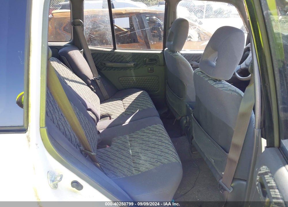 2000 TOYOTA RAV4 VIN: JT3HP10V5Y7161788