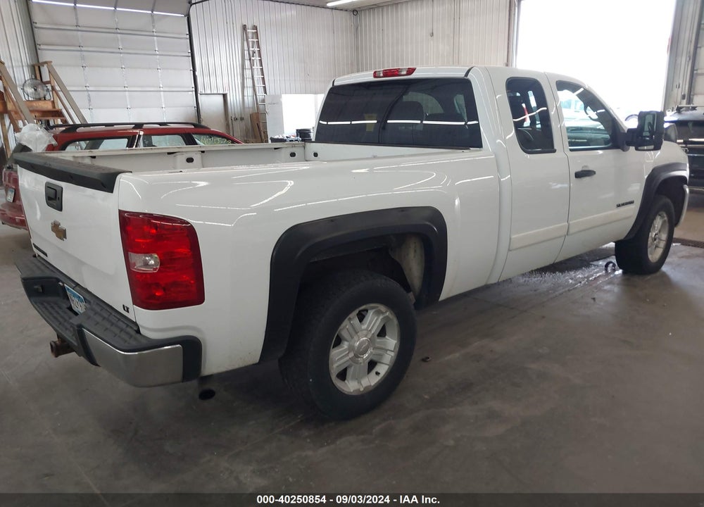 2007 CHEVROLET SILVERADO 1500 LT2 VIN: 2GCEK19J271574857