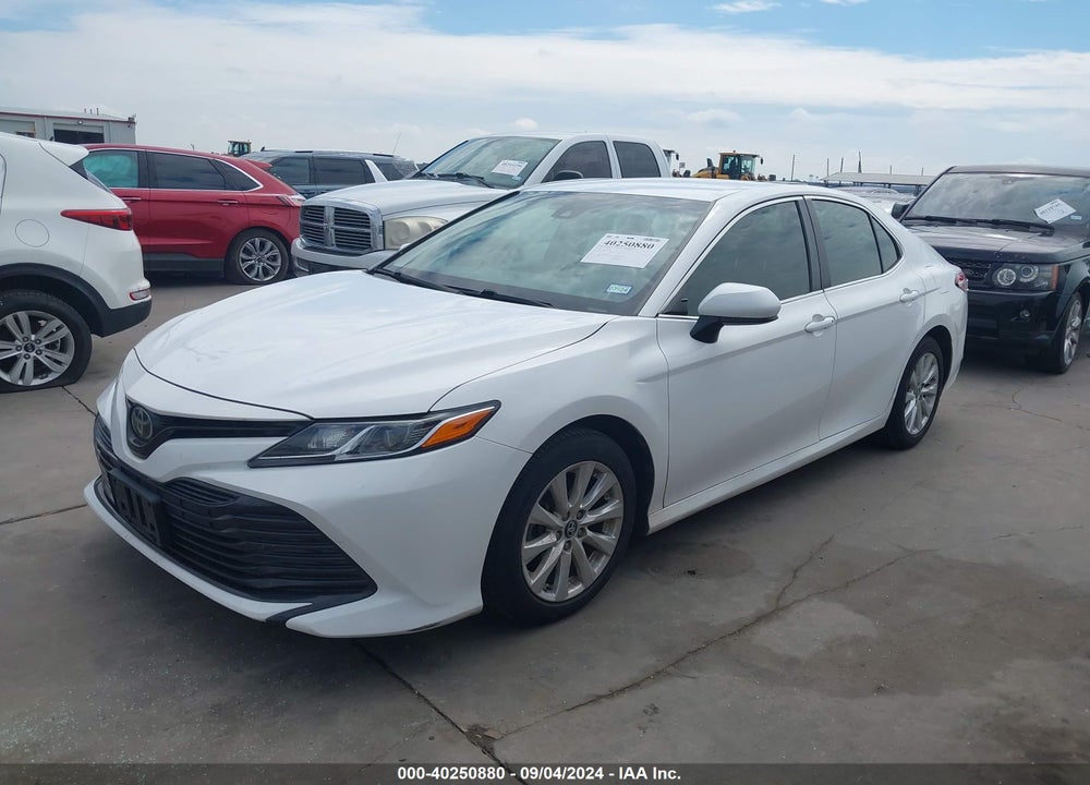2018 TOYOTA CAMRY LE VIN: 4T1B11HK9JU009481