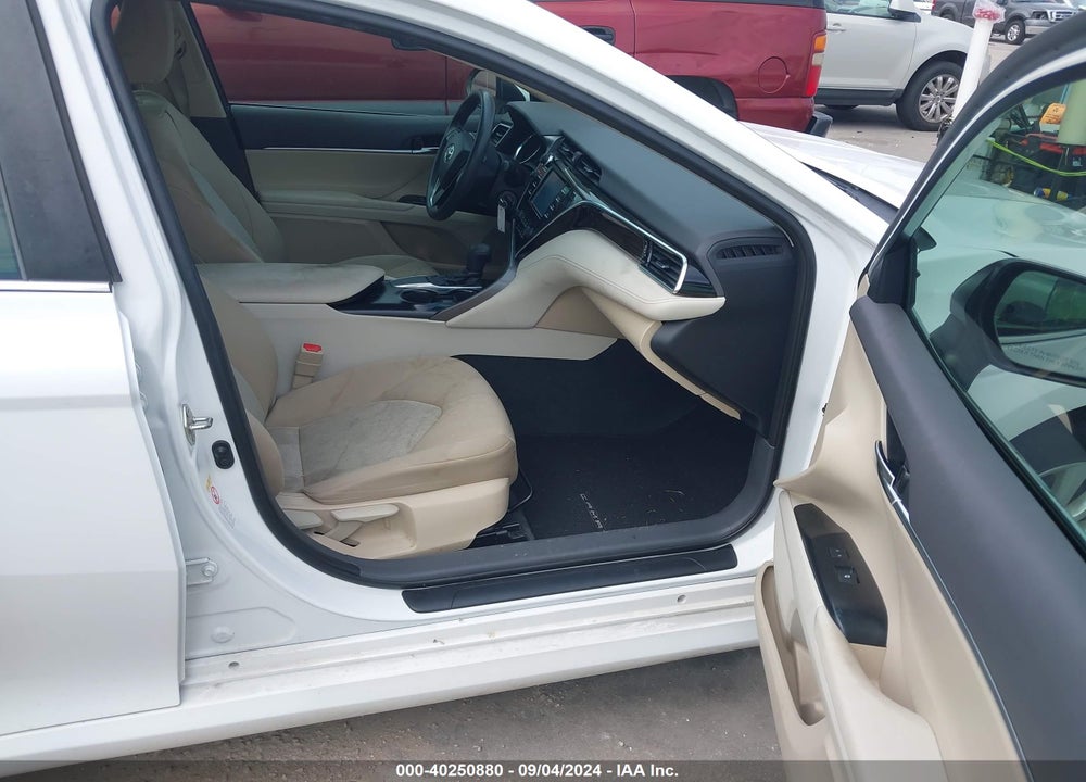 2018 TOYOTA CAMRY LE VIN: 4T1B11HK9JU009481