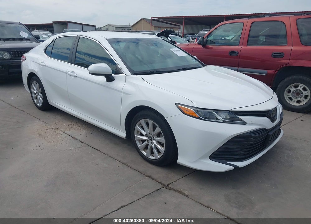 2018 TOYOTA CAMRY LE VIN: 4T1B11HK9JU009481