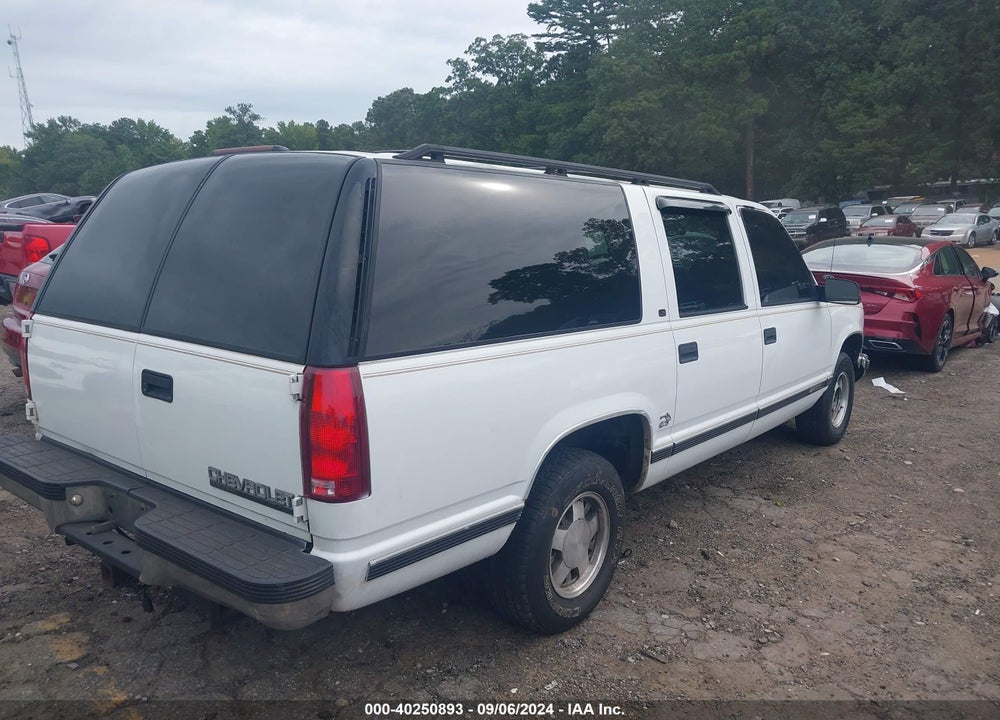 1999 CHEVROLET SUBURBAN 1500 LT VIN: 3GNEC16R3XG164266