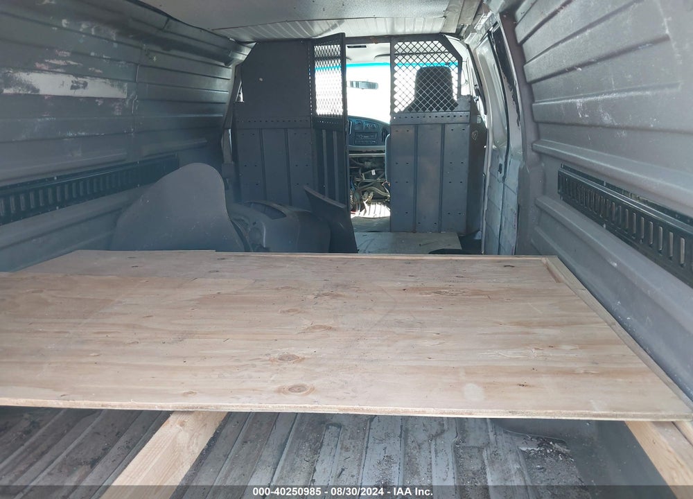 2001 FORD E-350 SUPER DUTY COMMERCIAL/RECREATIONAL VIN: 1FTSS34L31HA98579