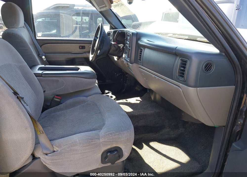 2001 CHEVROLET TAHOE VIN: 1GNEC13TX1R154857