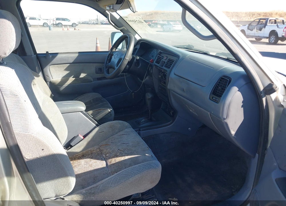 1999 TOYOTA 4RUNNER SR5 V6 VIN: JT3GN86R5X0132657