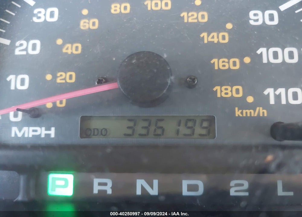 1999 TOYOTA 4RUNNER SR5 V6 VIN: JT3GN86R5X0132657