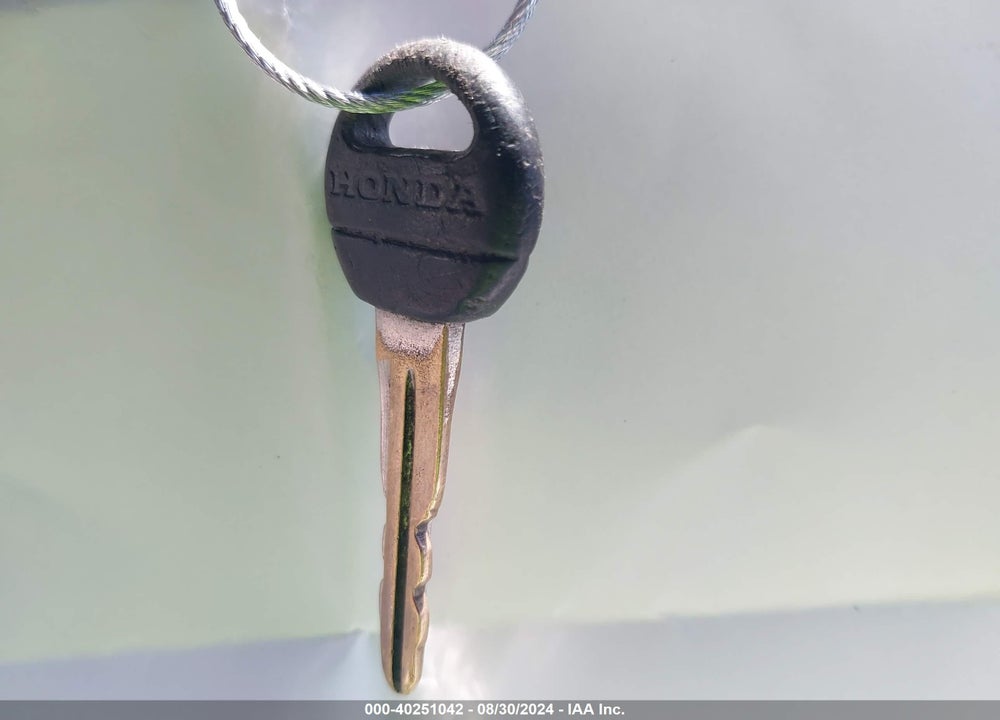 2000 HONDA CIVIC LX VIN: 2HGEJ6672YH500633