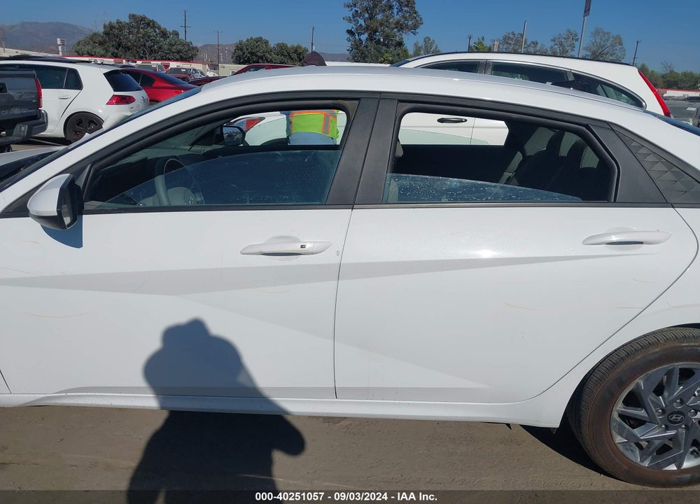 2024 HYUNDAI ELANTRA VIN: KMHLM4DG2RU776440