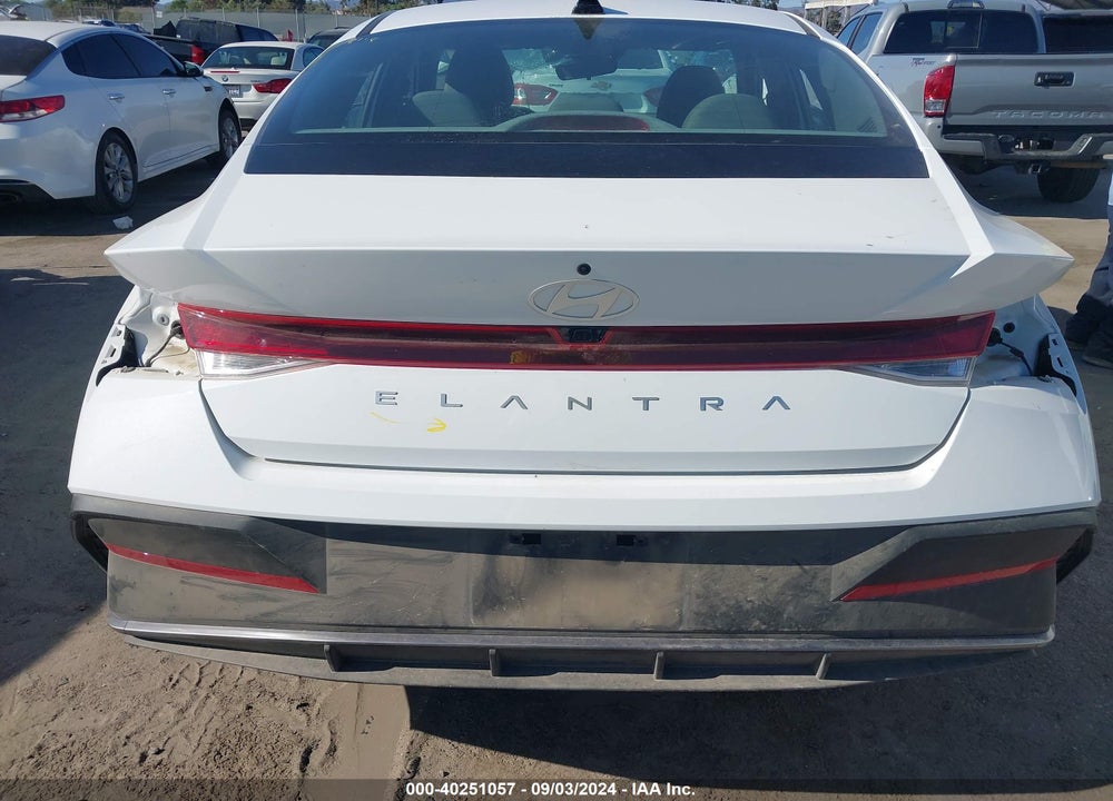 2024 HYUNDAI ELANTRA VIN: KMHLM4DG2RU776440