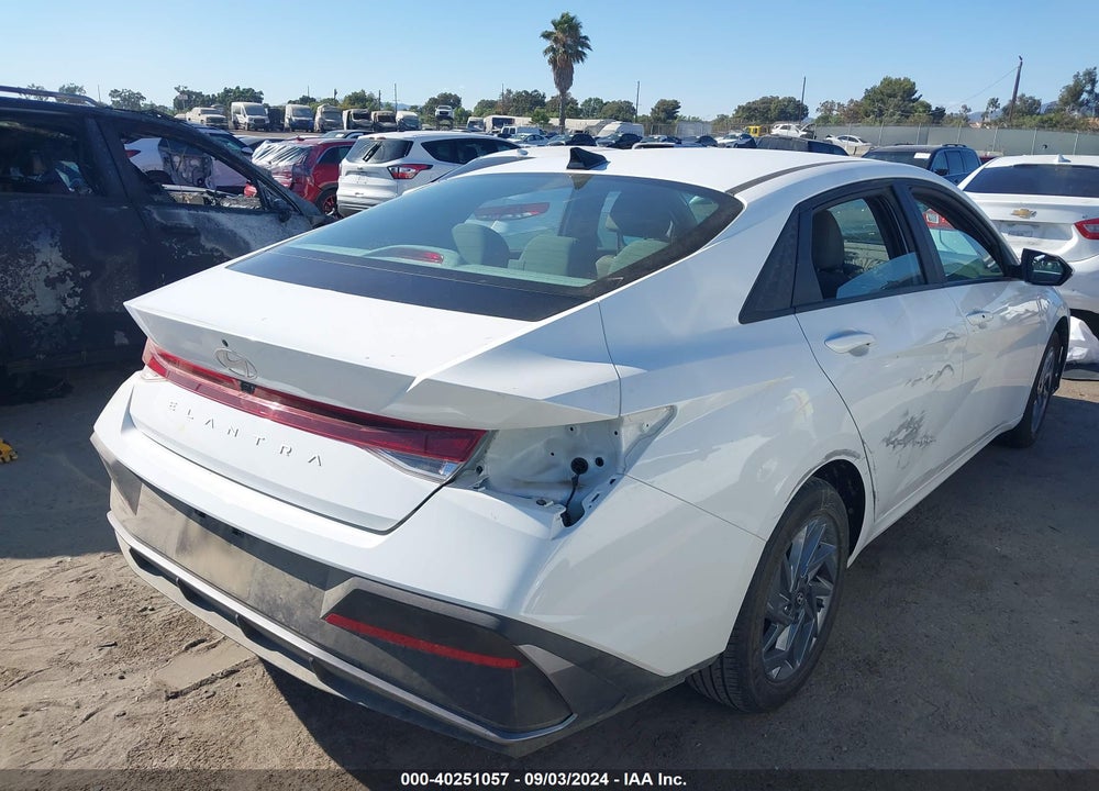 2024 HYUNDAI ELANTRA VIN: KMHLM4DG2RU776440