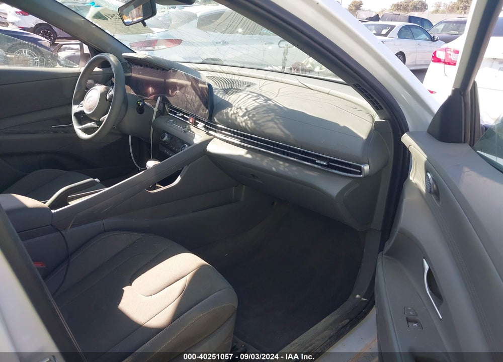 2024 HYUNDAI ELANTRA VIN: KMHLM4DG2RU776440