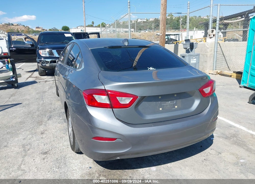 2018 CHEVROLET CRUZE LT AUTO VIN: 1G1BE5SM5J7125567